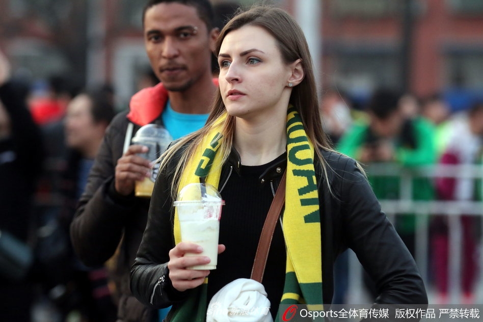 2017图片年度盘点之中超美女球迷