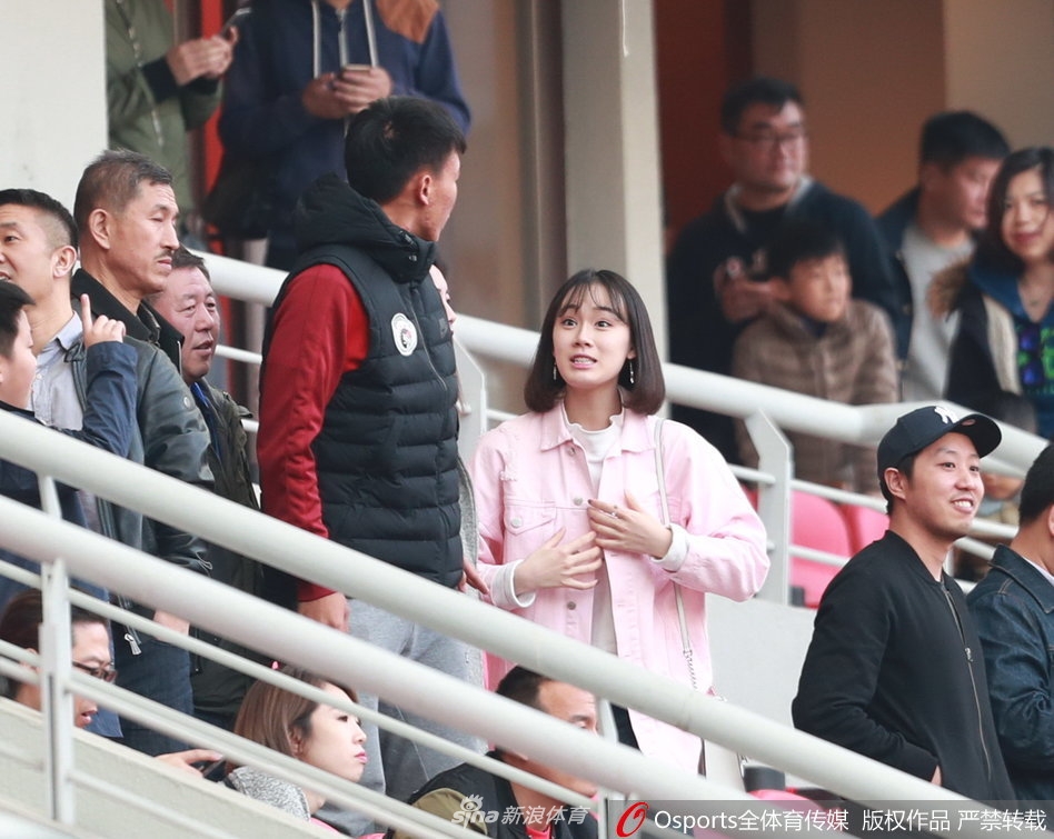 2017图片年度盘点之中超美女球迷