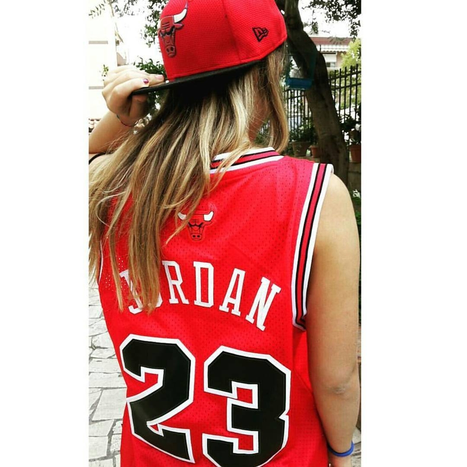 NBA铁杆美女粉丝性感球衣秀