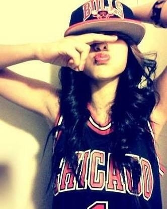 NBA铁杆美女粉丝性感球衣秀