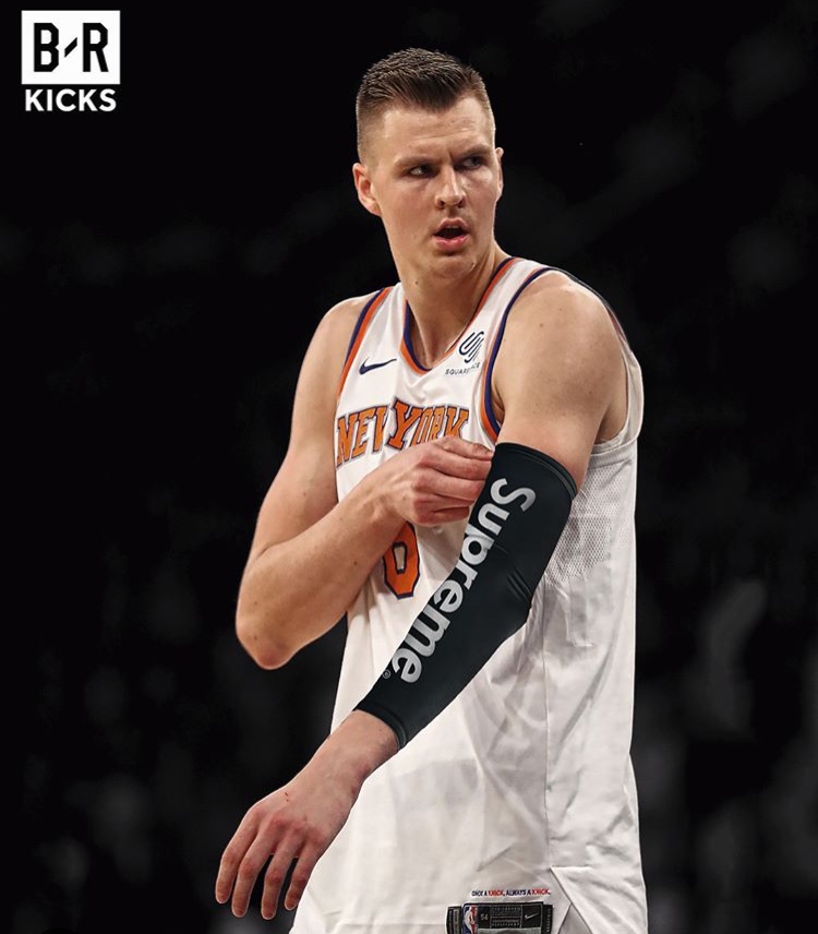 当NBA球星们戴上Supreme