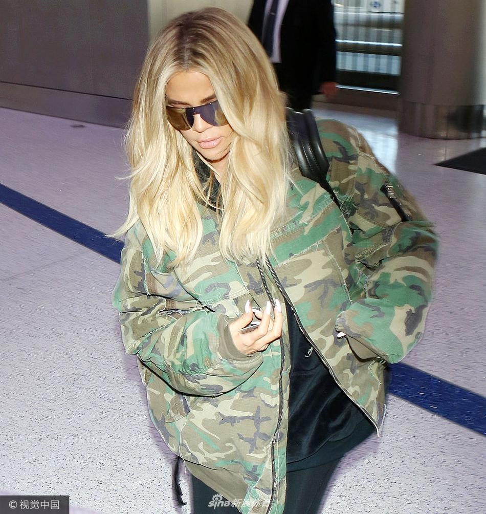 怀孕!回顾昔日卡戴珊性感美照