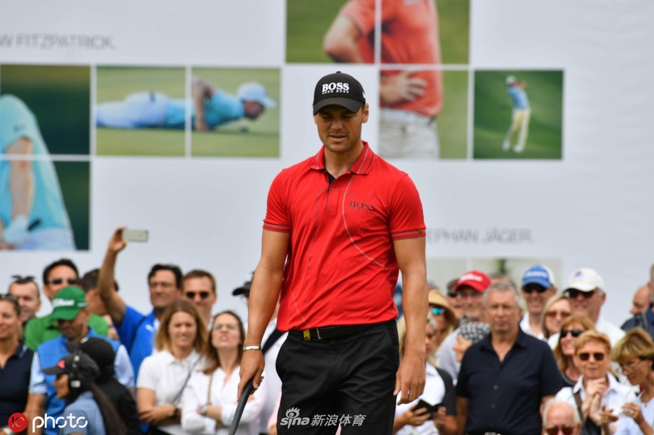 马修·菲茨帕特里克在决赛轮关键推杆瞬间,表情严肃专注,他最终将比赛拖入加洞赛