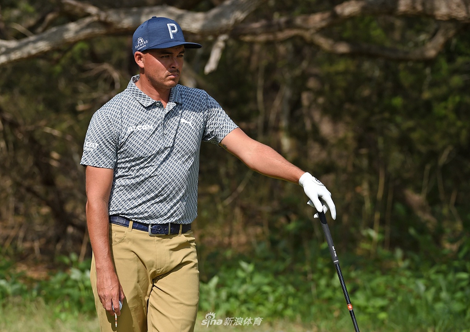 赛场全景,TPC圣安东尼奥球场的绿意与沙坑在德州的阳光下交织。