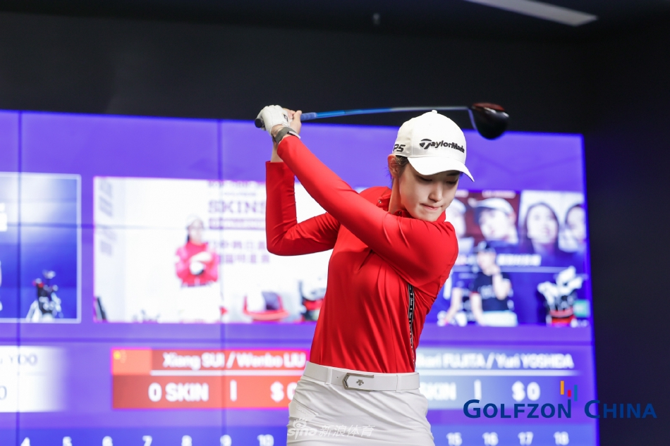 三国选手比赛画面同屏呈现，科技感十足的虚拟赛场一览无余