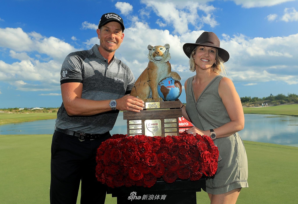 瑞典硬汉斯滕森挥出关键的五号木，身体充分扭转，力量与技巧完美融合