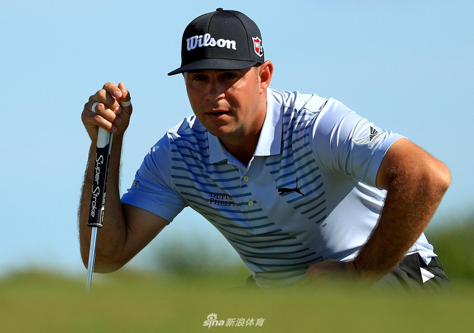 瑞典冰人亨里克·斯滕森在球道上稳健挥杆，铁杆精准度仿佛重回2016年英国公开赛夺冠巅峰