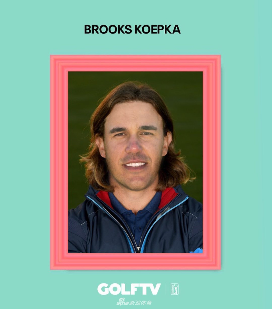 网坛传奇人物以一头野性十足的卷发造型亮相，目光如炬，手中的球拍仿佛化为了即将挥出的高尔夫球杆。