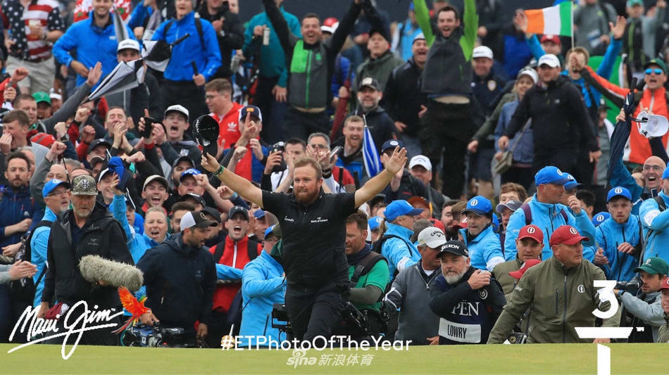 泰格·伍兹在奥古斯塔球道完成一次精准的救球，专注的神情展现了冠军背后的坚实基本功