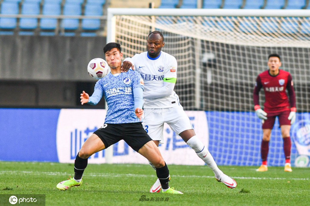 巴媒：内马尔不满球队表现但已在更衣室道歉，桑托斯不会处罚球员