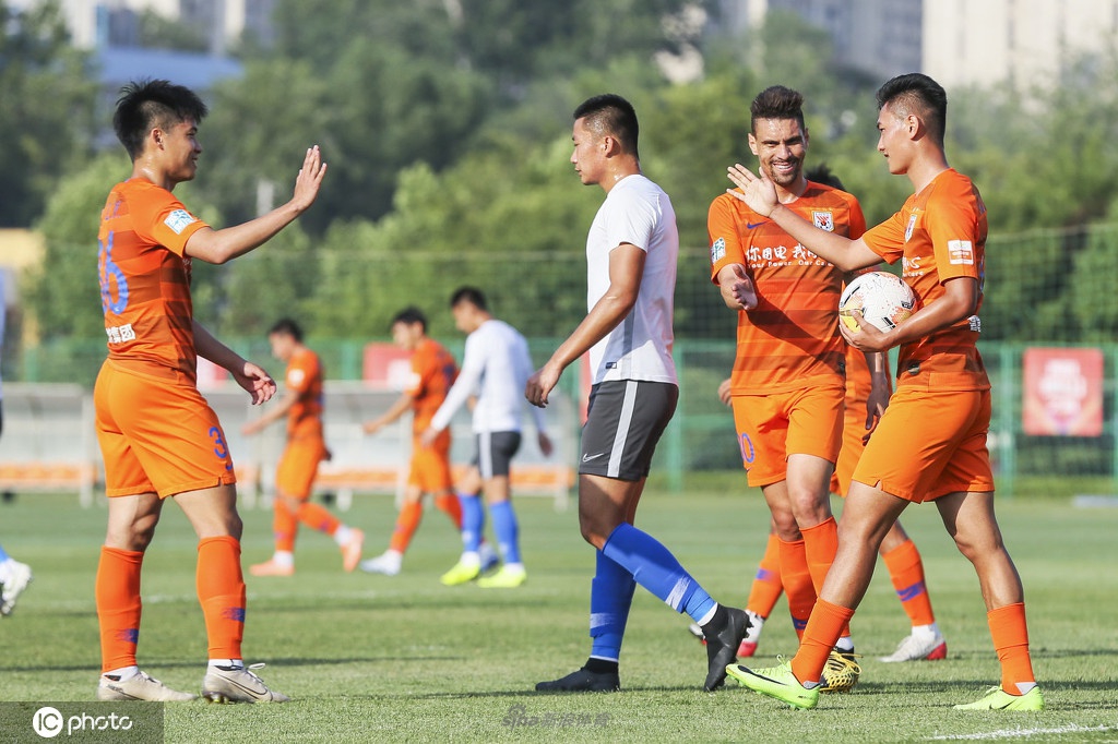 圣枪哥什么时候多了这么多"粉丝"