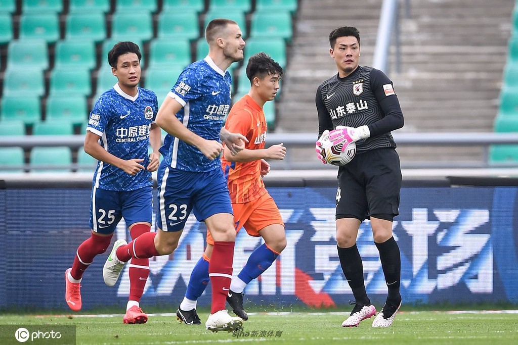 湖人官方更新詹姆斯伤情！本季难获评奖资格：历史级纪录或被终结