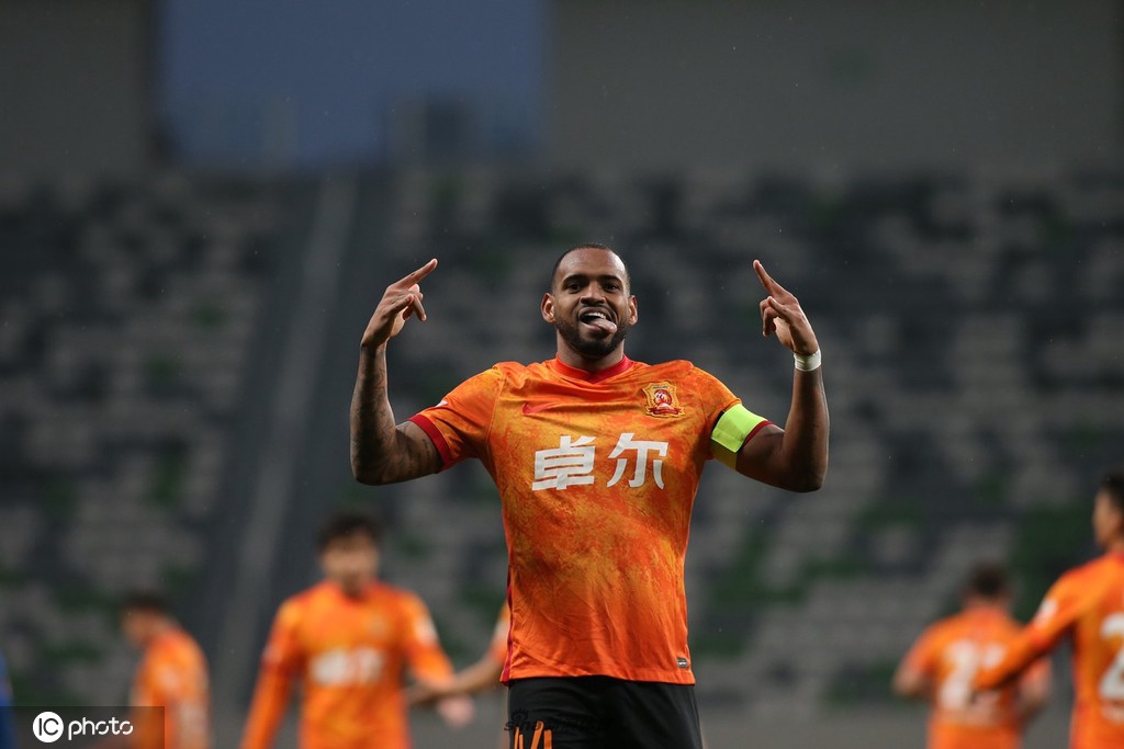 是好是壞？湖人管理層大變動！巴斯兄弟被炒，佩林卡位置也不保？