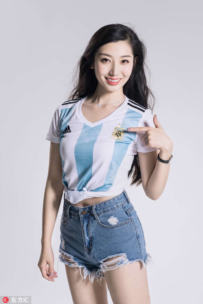 足球宝贝清凉写真助威阿根廷