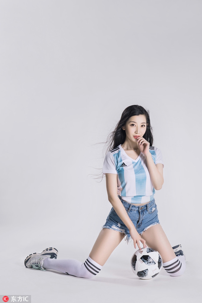 足球宝贝清凉写真助威阿根廷