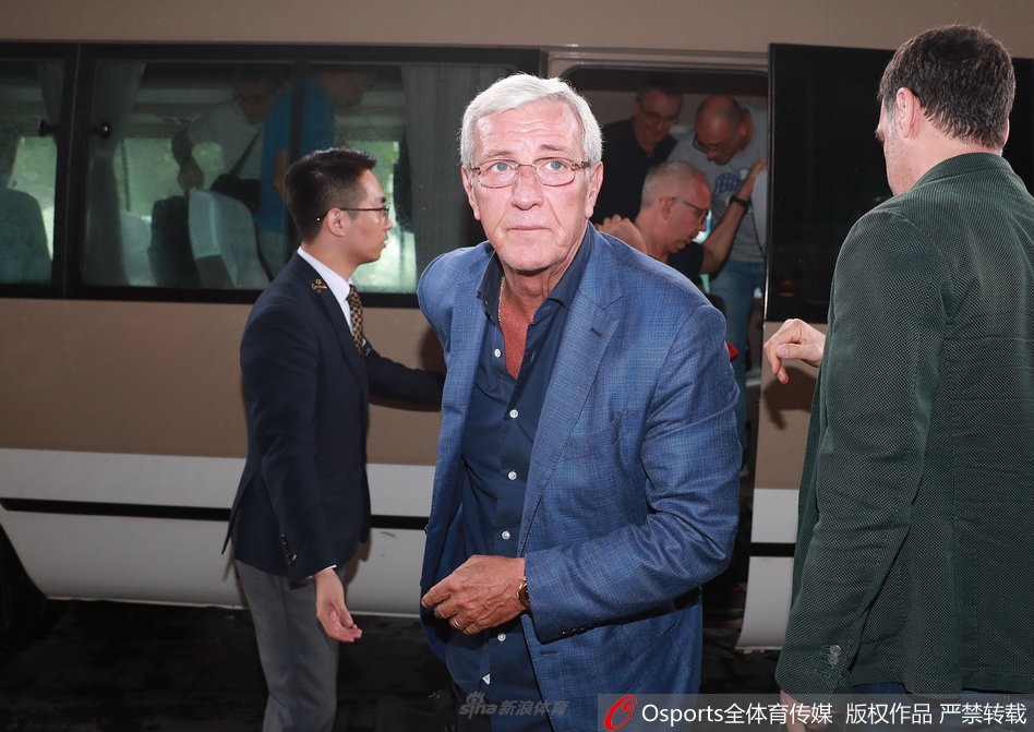 2018年5月22日,江苏南京,国足抵达下榻酒店,备