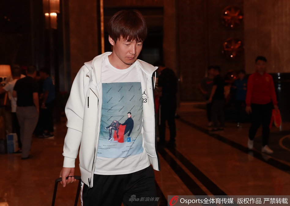 国足热身赛2018图片