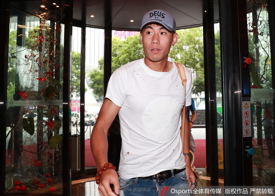 国足热身赛2018图片