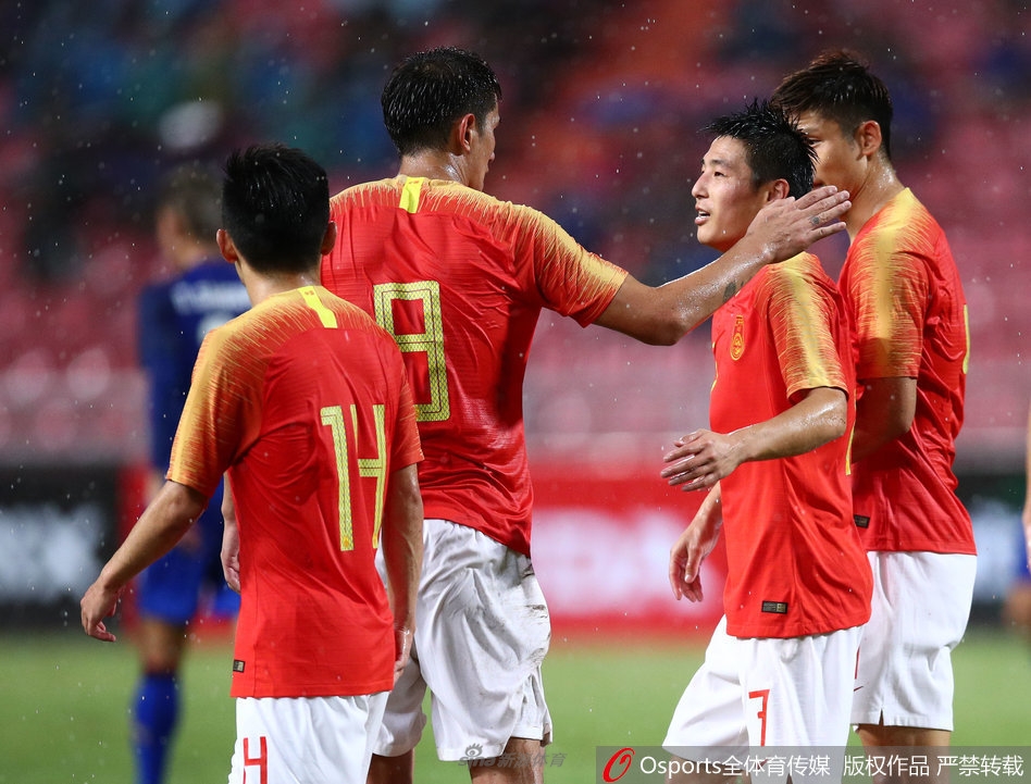 国足VS泰国图片 414122 948x721