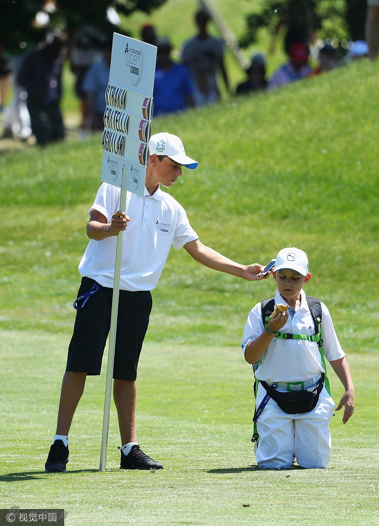 弗瑞特利以标准的姿态完成一次漂亮的挥杆，身体力量与动作协调性在瞬间完美展现。