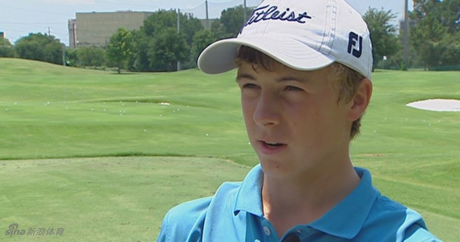 斯皮思在比赛中优雅流畅的全挥杆动作,身体舒展,充满力量与控制感