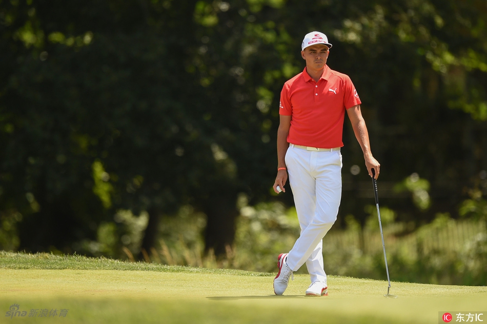 赛事现场向军人致敬的庄严仪式，体现赛事传统与家国情怀