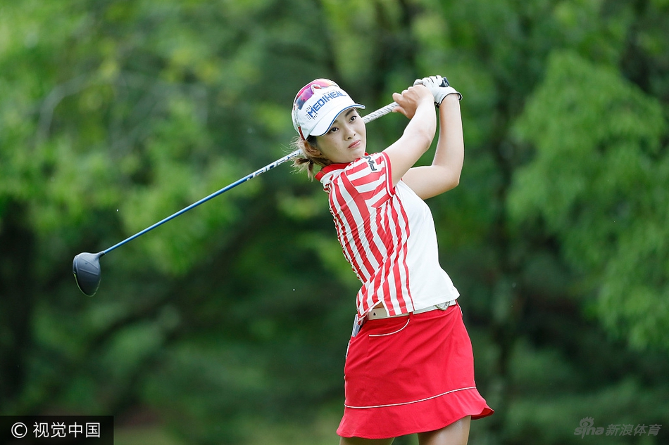 张维维推杆瞬间果敢坚决，冠军气质在关键时刻显露无遗