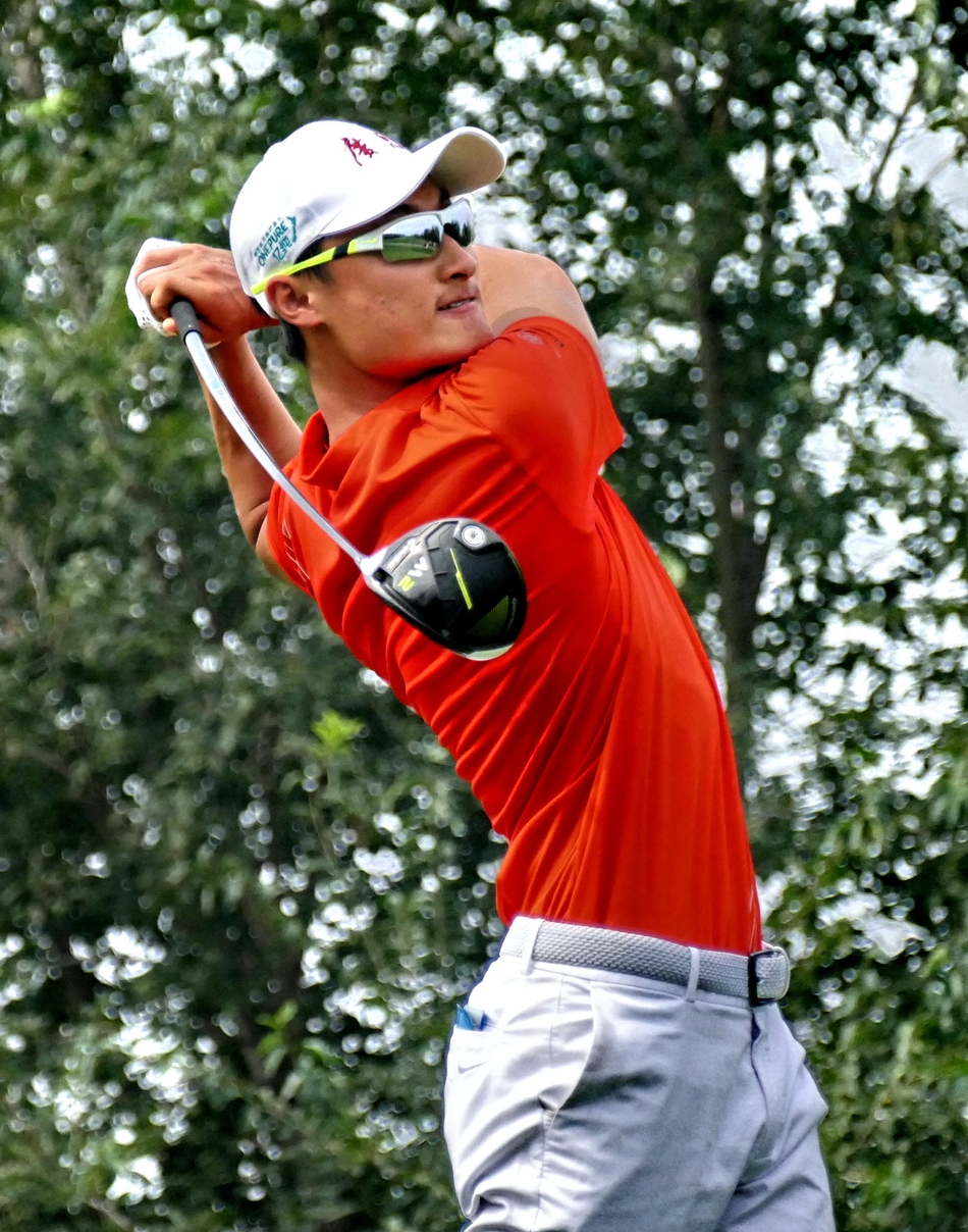 北京队金诚在比赛中完成关键推击，为团队夺冠奠定坚实基础。