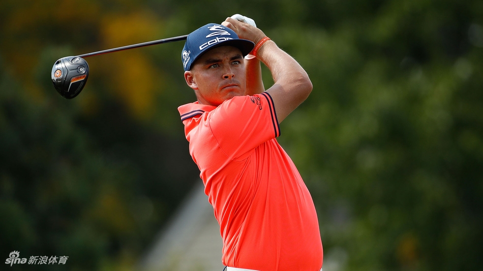 意大利名将弗朗切斯科-莫利纳利在沙坑中救球，展示其精湛的短杆技术