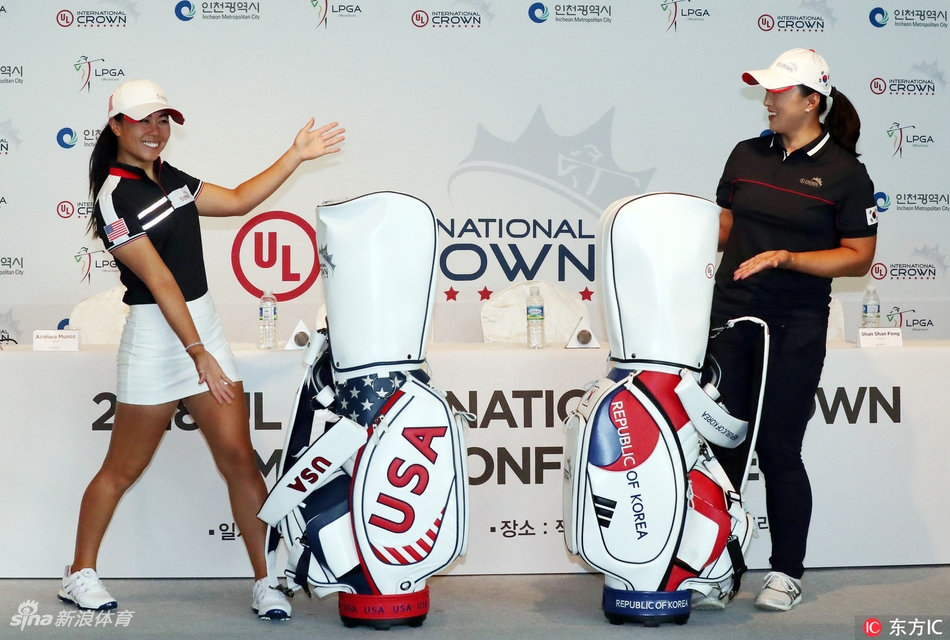 西班牙队代表莫佐在合影中气质优雅，她的参与彰显了国际皇冠杯赛事汇聚全球精英的广泛代表性。