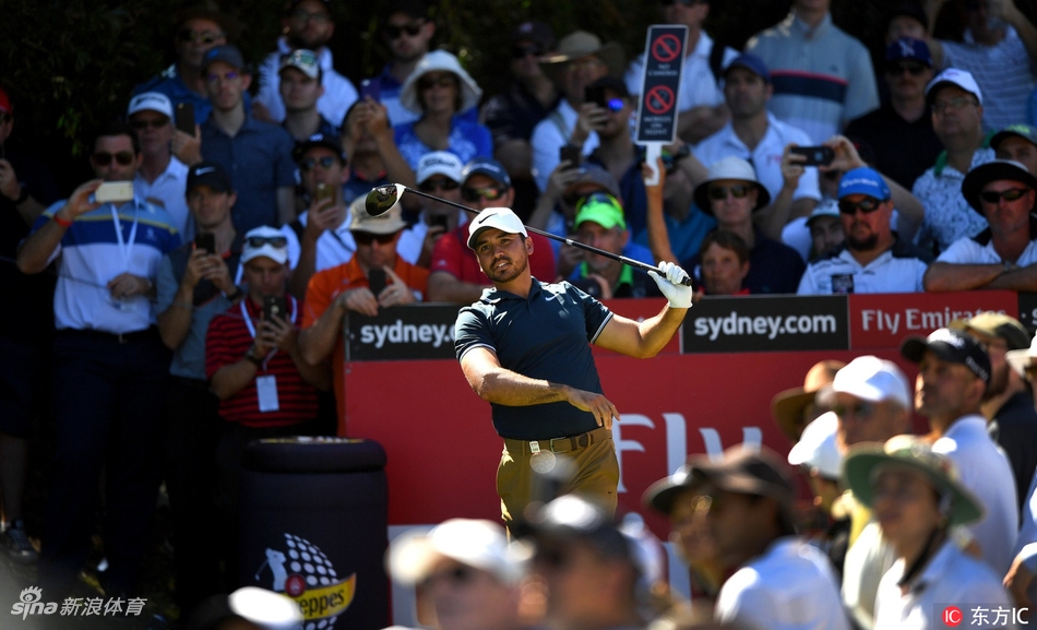 斯皮思进行关键切杆，眼神锐利，试图在困境中切出一线曙光。