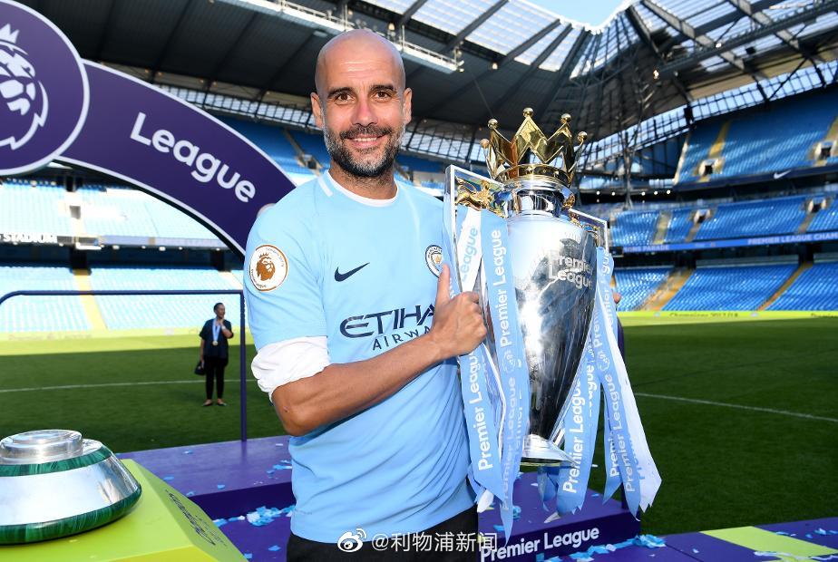 穆里尼奥在边线指挥若定，竖起的大拇指和坚毅的眼神，是对球队钢铁意志的最佳诠释。