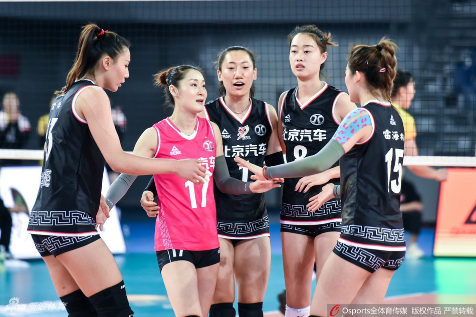 罗宾逊21分广东女排3-0福建 北京折将仍逆转四川