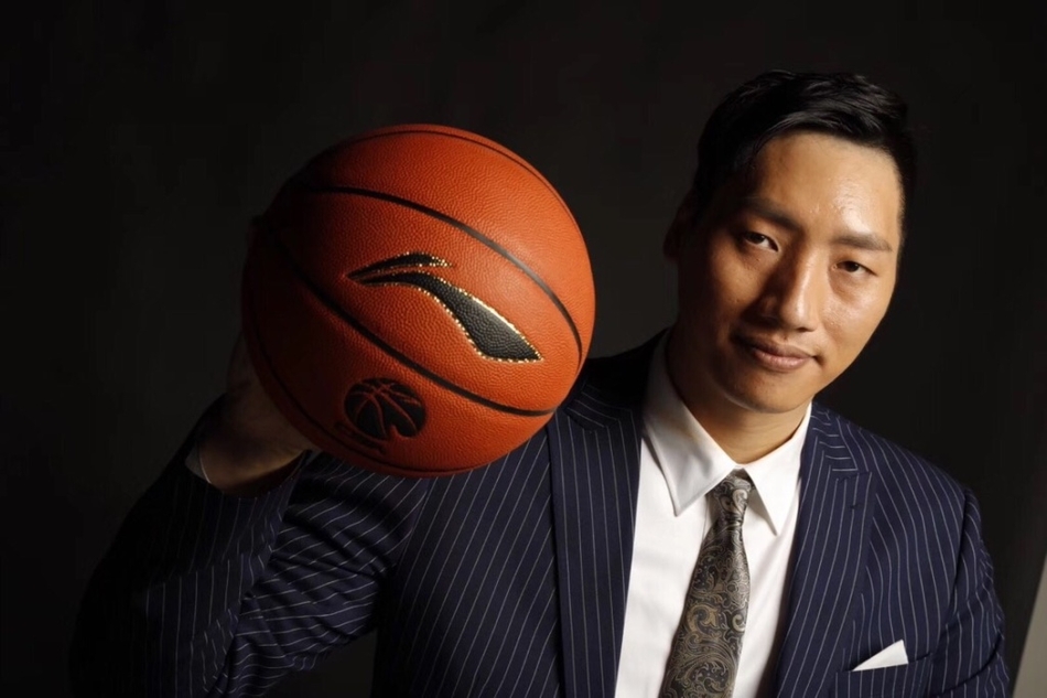 宝岛勒布朗周仪翔，眼神坚毅蓄势待发，肌肉线条蕴含爆炸力量。