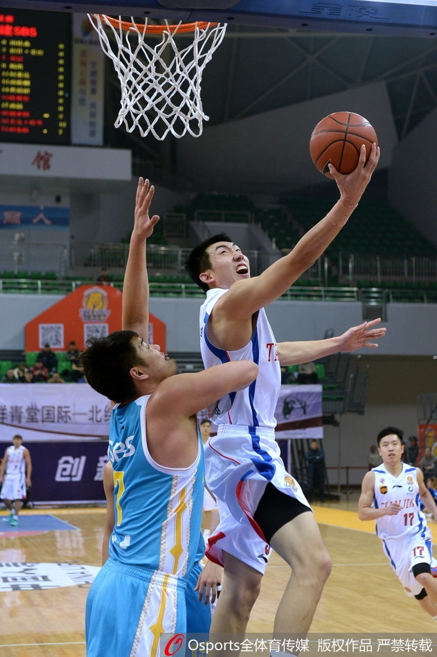 赵泰隆与陈林坚击掌相庆，国产水花兄弟此夜联手用精准投射摧毁了对手