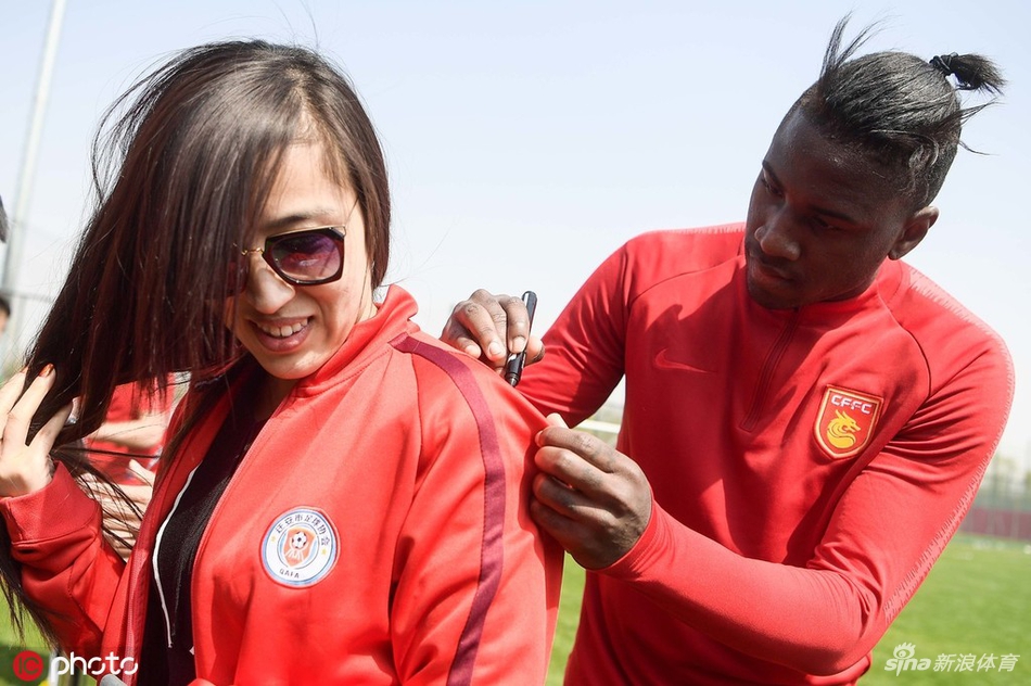 改10分鐘制，咪咕轉播從商業角度講能否向籃協索賠版權費？