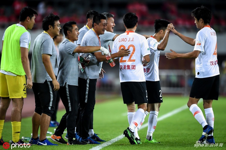 [流言板]又一场胜利！东契奇Ins晒赛场照庆祝湖人取得5连胜