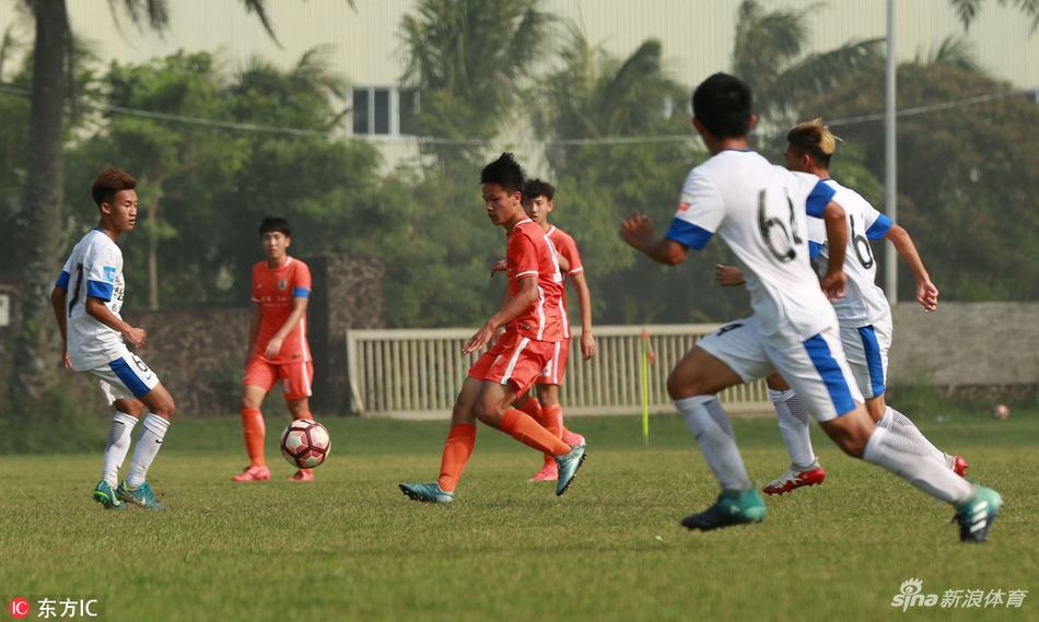 中国选手夺得滑翔伞定点世锦赛团体、个人双金