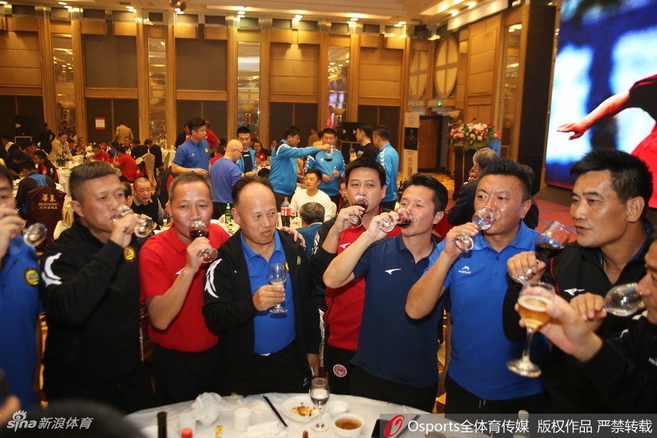 独行侠官方：安东尼