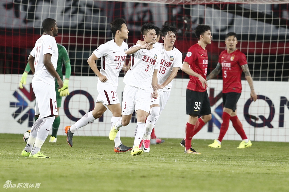 [流言板]主持小钰晒日常照：每天都在到处窜着打工