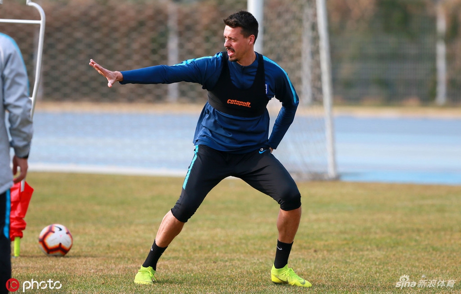 足球报：国安本场观众21371人，仅比踢河内公安多1000人