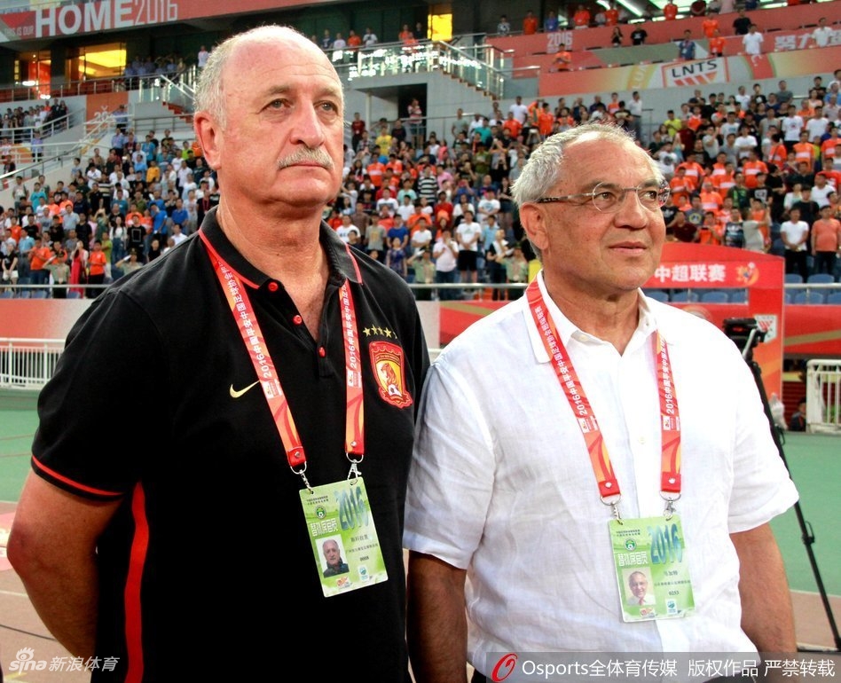 和斯科拉里交手