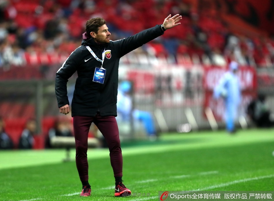 博阿斯场边焦急