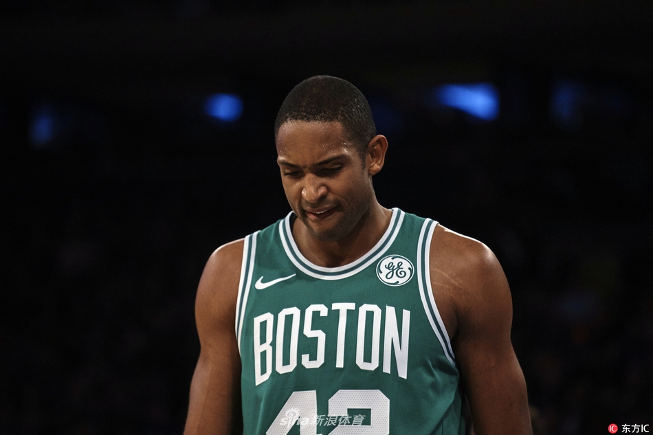 霍福德低头下场