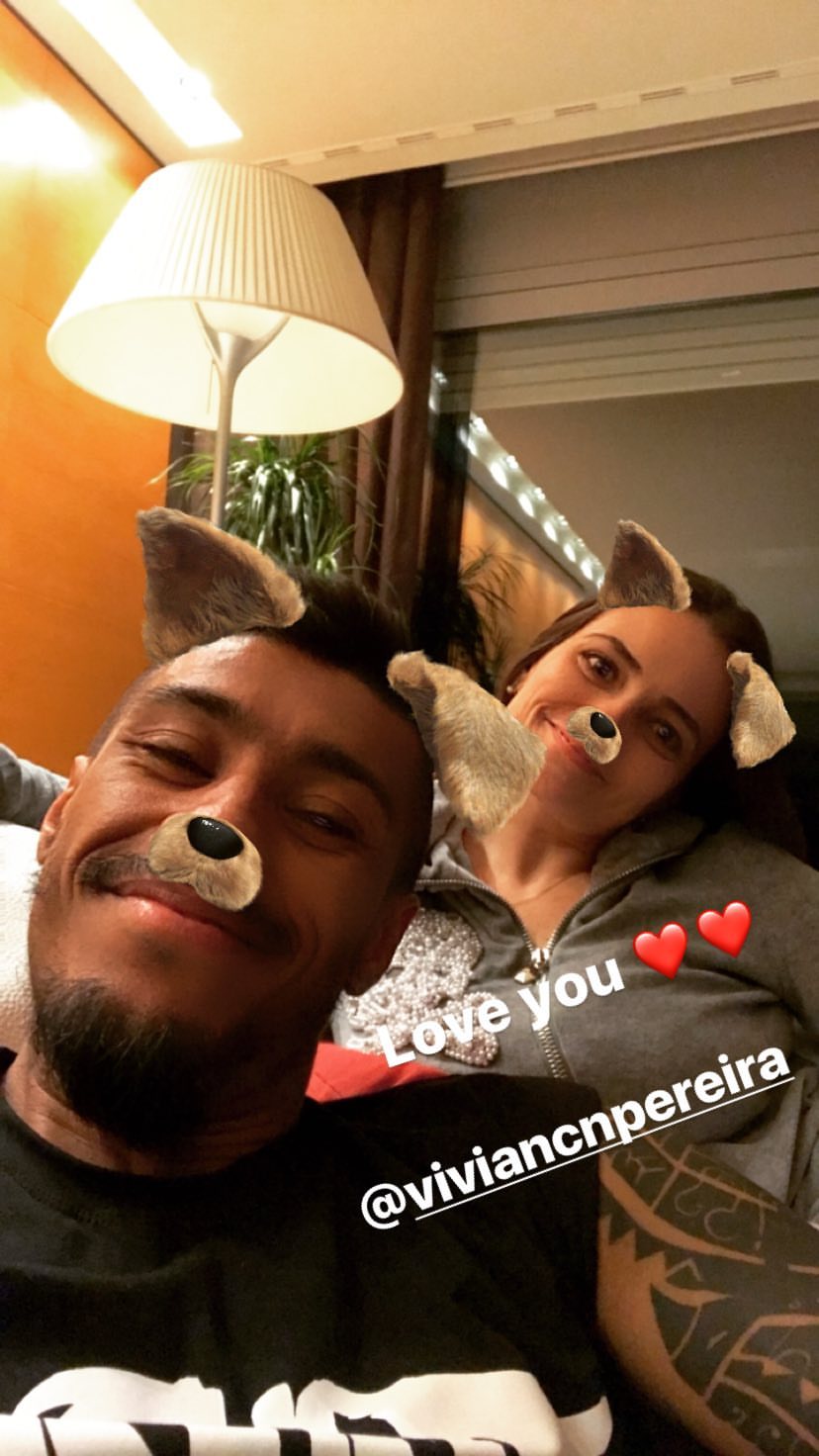 圣诞快乐！巴萨球星送祝福