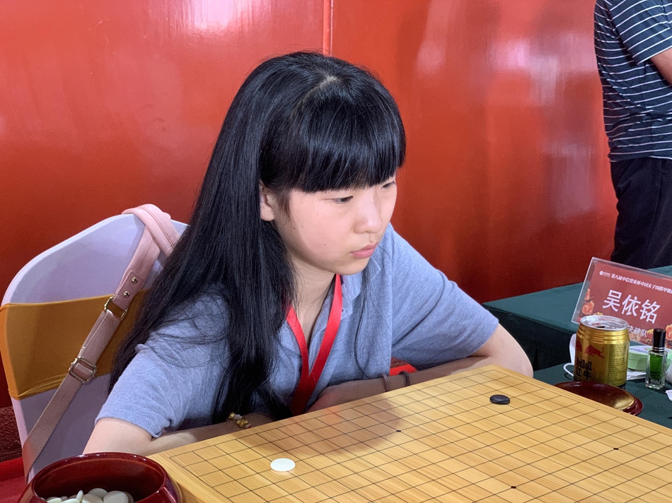 杭州队小将吴依铭