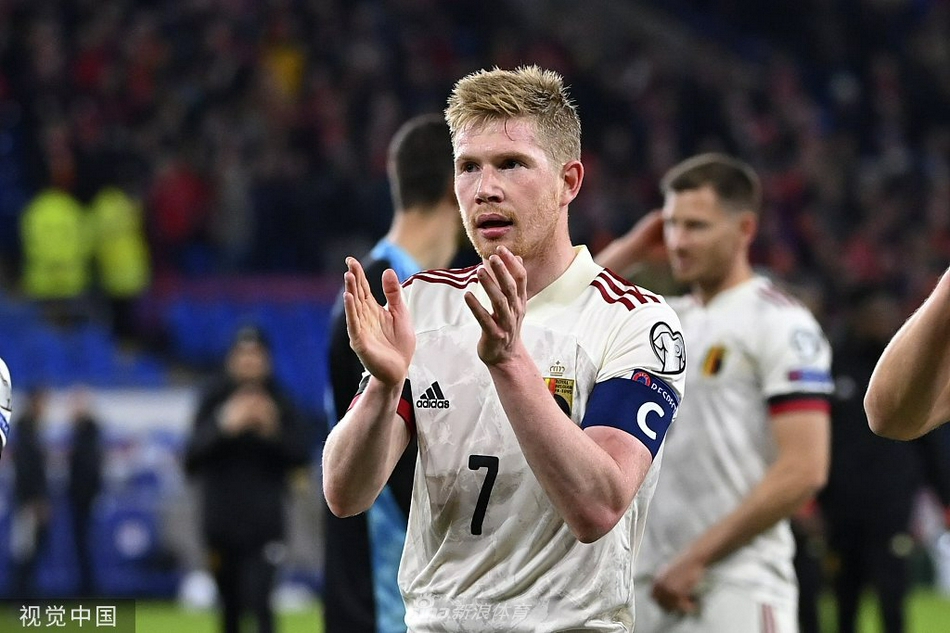 火眼金睛!球出界裁判判罰爭球 湖人再度挑戰成功拿到球權