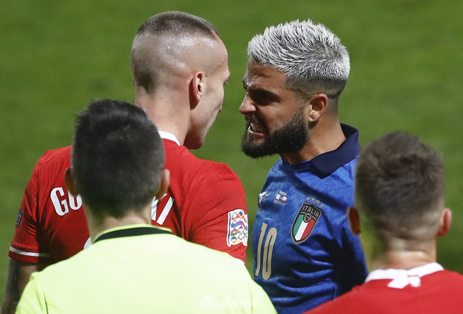 波兰门将什琴斯尼纵使神勇也无力回天，只能目送若日尼奥操刀主罚的点球像精确制导的导弹一般，稳稳飞入网窝，打破场上僵局。