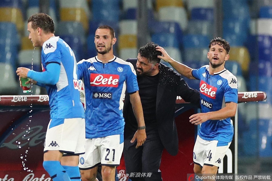 那不勒斯队魂默滕斯推射破门瞬间，历史性进球让他成为队史第一射手