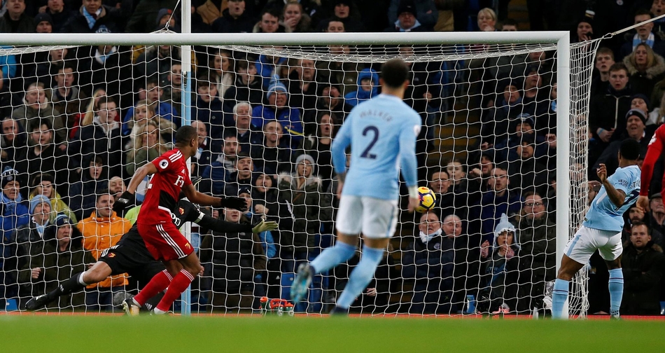 斯特林闪电破门